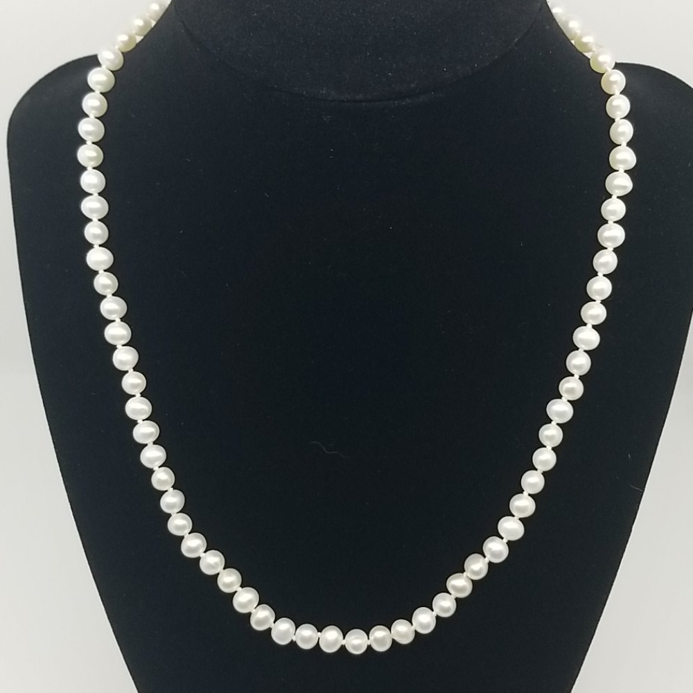 Pearl necklace 14k Clasp